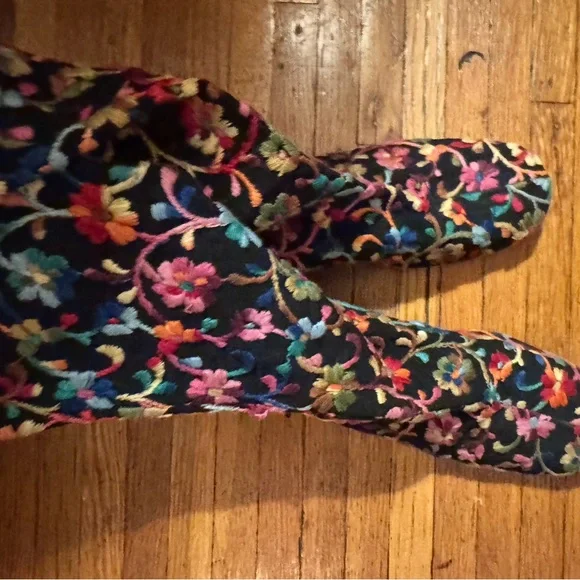 🌸 Vintage 1971 Golo Embroidered Boots – Museum Piece The Met Costume institute - Picture 4 of 15